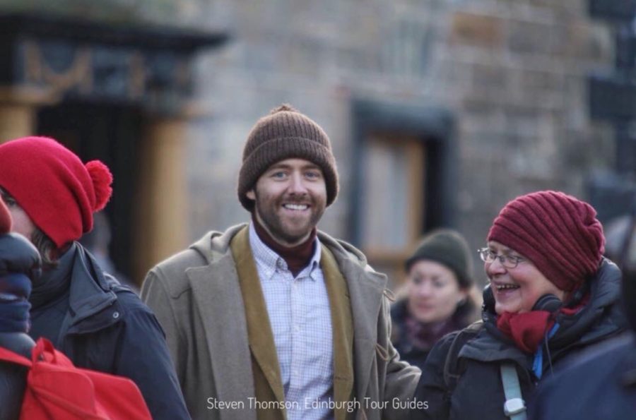 outlander season 4 behind-the-scenes photos, filming outlander, edinburgh tour guides, richard rankin, roger