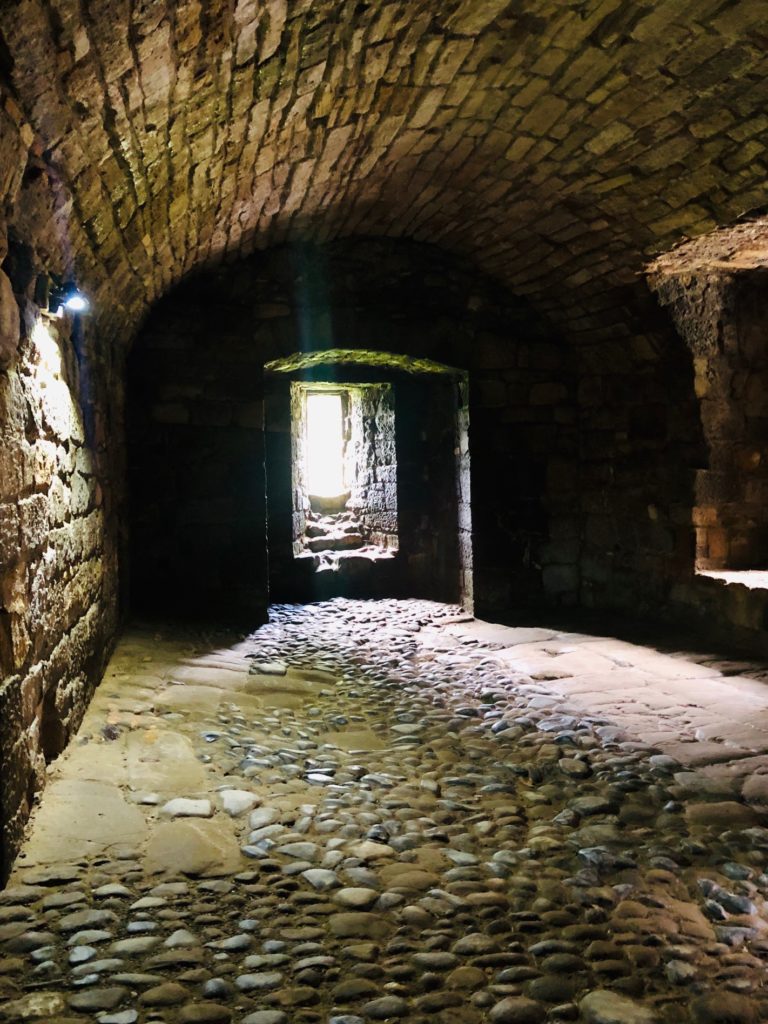 linlithgow palace, outlandish locations