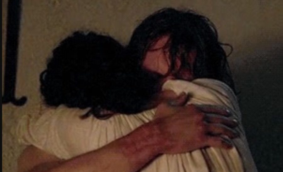 jamie and claire hugging outlander season 1
