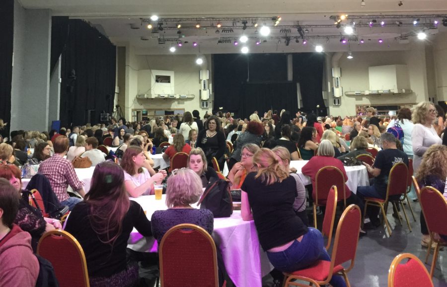 outlander fandom, Fans happily hanging out together ahead of their 'Meet and Greet' session at the Highlanders 2 convention in Blackpool, England in August 2017.