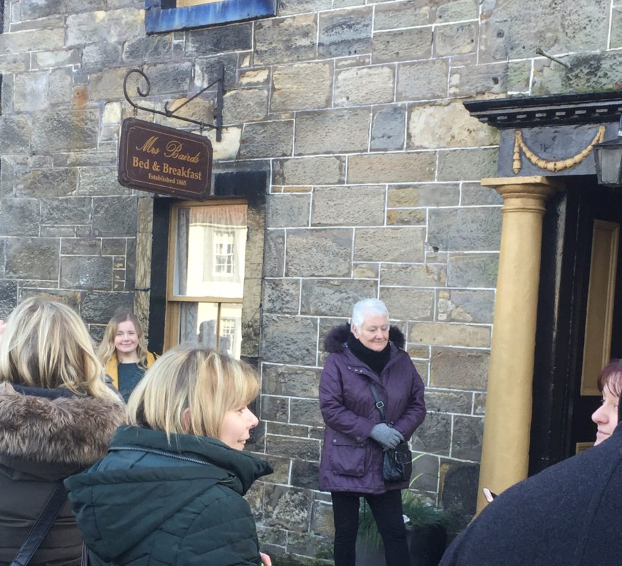outlander fandom, fans waiting in Inverness for Richard Rankin