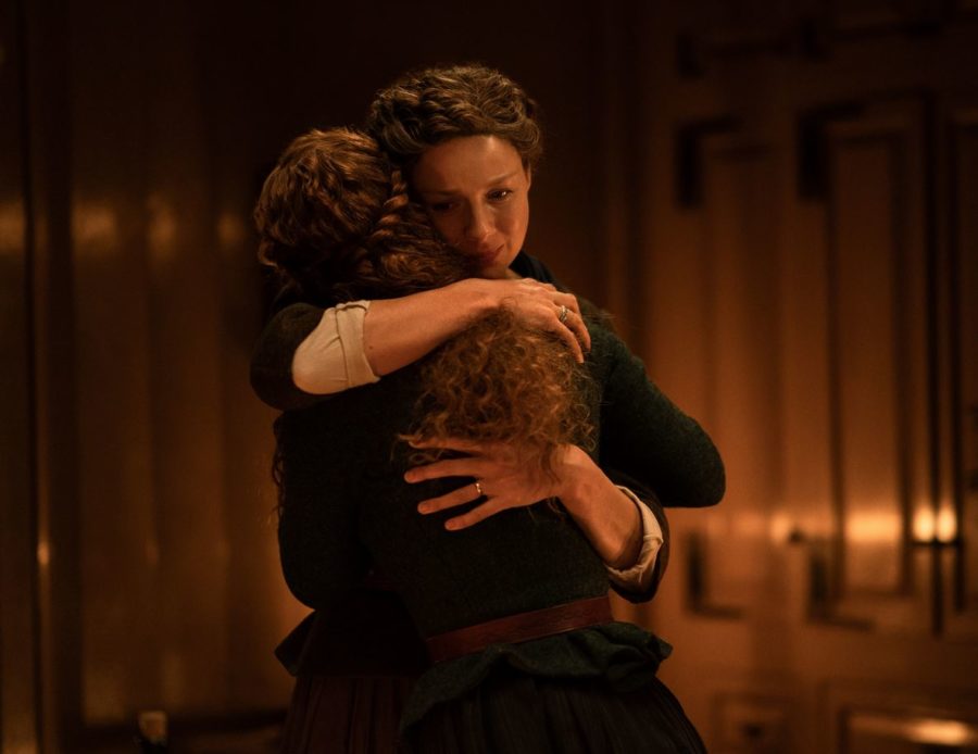 Claire and Bree hugging goodbye,outlander season 5