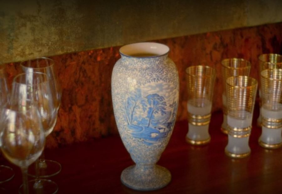 outlander easter eggs, the vase