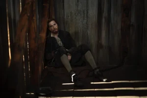 KNEE-JERK REACTION | Outlander Season 8 Episode: “Pharos” Finds The Right Drama Too Late