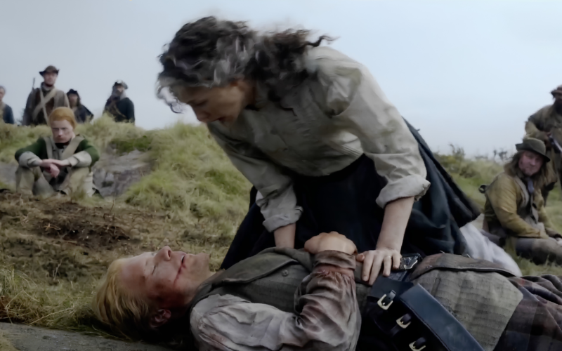 Jamie chooses Claire in the Outlander finale